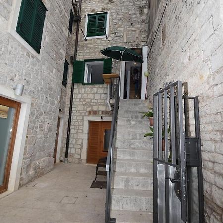 Apartmani Mihaela ชิเบนิก ภายนอก รูปภาพ